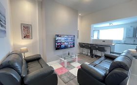 Jacksons Modern Retreat Close To Tynemouth